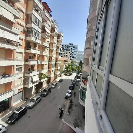 Me Qera Ditore Διαμέρισμα *